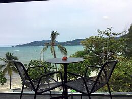 The Front Hotel and Apartment