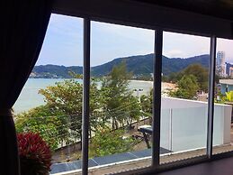 The Front Hotel and Apartment