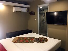 The Front Hotel and Apartment