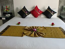 The Front Hotel and Apartment