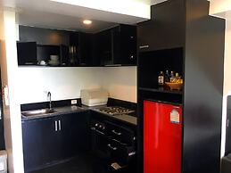 The Front Hotel and Apartment