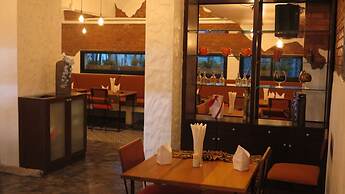 The Front Hotel and Apartment