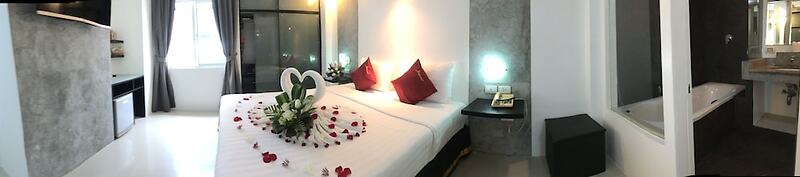 The Front Hotel and Apartment