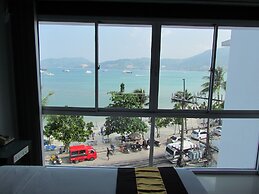 The Front Hotel and Apartment