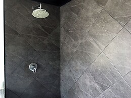 The Front Hotel and Apartment