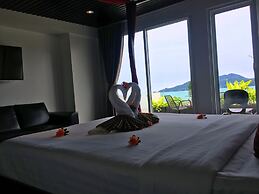 The Front Hotel and Apartment