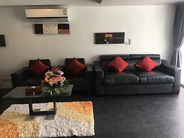 The Front Hotel and Apartment