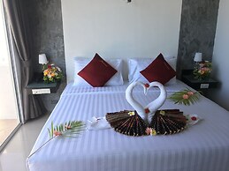 The Front Hotel and Apartment