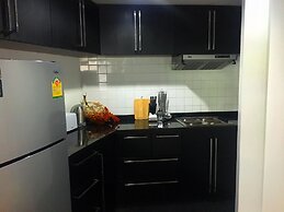 The Front Hotel and Apartment