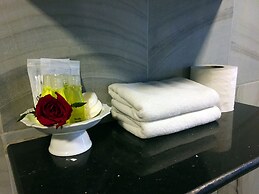 The Front Hotel and Apartment