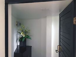 The Front Hotel and Apartment