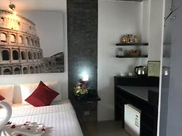 The Front Hotel and Apartment