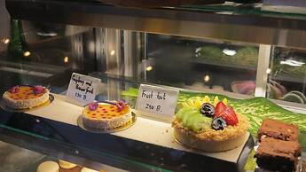 The Front Hotel and Apartment