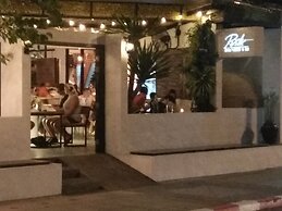 The Front Hotel and Apartment