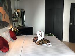 The Front Hotel and Apartment