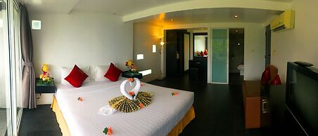 The Front Hotel and Apartment