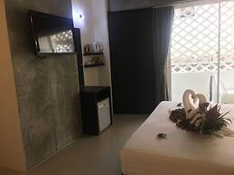 The Front Hotel and Apartment