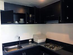 The Front Hotel and Apartment