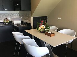 The Front Hotel and Apartment