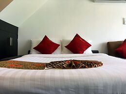 The Front Hotel and Apartment