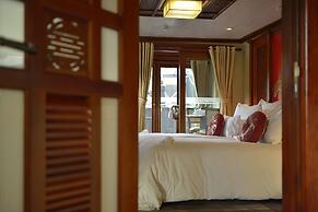 Paradise Peak Cruise