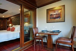 Paradise Peak Cruise