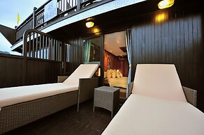 Paradise Peak Cruise