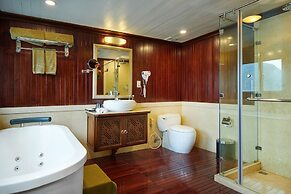 Paradise Peak Cruise