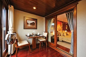 Paradise Peak Cruise