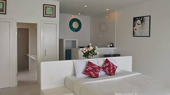 Grand Bleu Ocean View Pool Suite