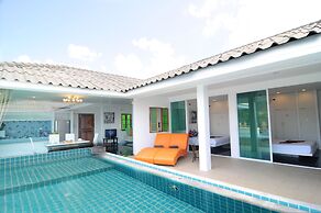 Grand Bleu Ocean View Pool Suite