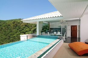 Grand Bleu Ocean View Pool Suite