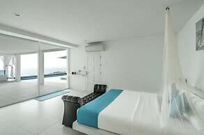 Grand Bleu Ocean View Pool Suite