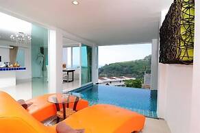 Grand Bleu Ocean View Pool Suite