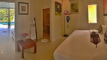 Grand Bleu Ocean View Pool Suite