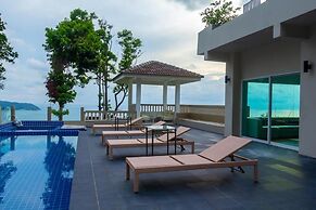 Grand Bleu Ocean View Pool Suite