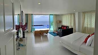 Grand Bleu Ocean View Pool Suite