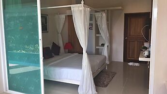 Grand Bleu Ocean View Pool Suite