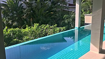 Grand Bleu Ocean View Pool Suite