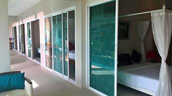 Grand Bleu Ocean View Pool Suite