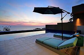 Grand Bleu Ocean View Pool Suite