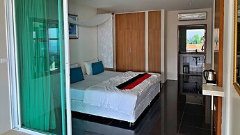 Grand Bleu Ocean View Pool Suite