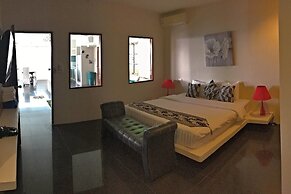 Grand Bleu Ocean View Pool Suite