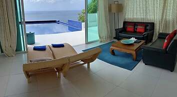 Grand Bleu Ocean View Pool Suite