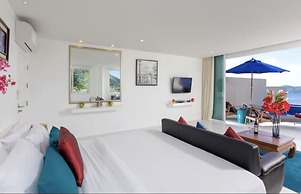 Grand Bleu Ocean View Pool Suite