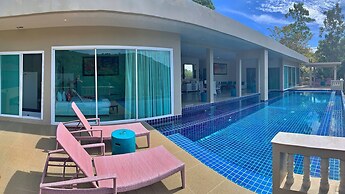 Grand Bleu Ocean View Pool Suite