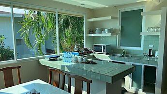 Grand Bleu Ocean View Pool Suite