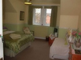 Warwick Lodge Guesthouse