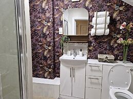 Warwick Lodge Guesthouse