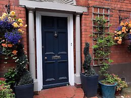 Warwick Lodge Guesthouse